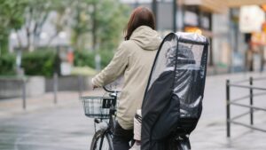 電動自転車のチャイルドシートカバー｜雨と寒さ対策
